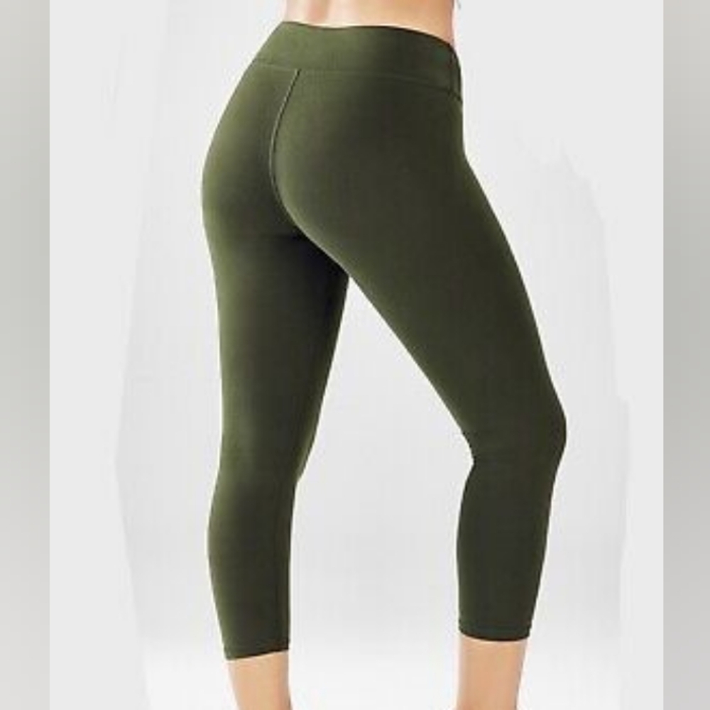 Womens Olive Green Capri Leggings